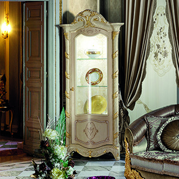 Eckvitrine Madame Royale