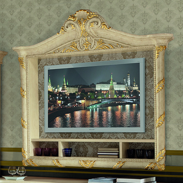 TV-Boiserie Madame Royale